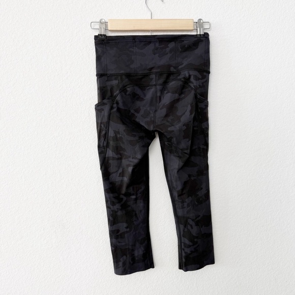 Lululemon- Fast & Free Croo II* Nulux 19”- Size 4 - Picture 4 of 9